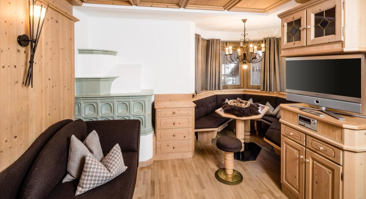 Apartments Villa Gardena - Gardenahotels Селва ди Вал Гардена Екстериор снимка