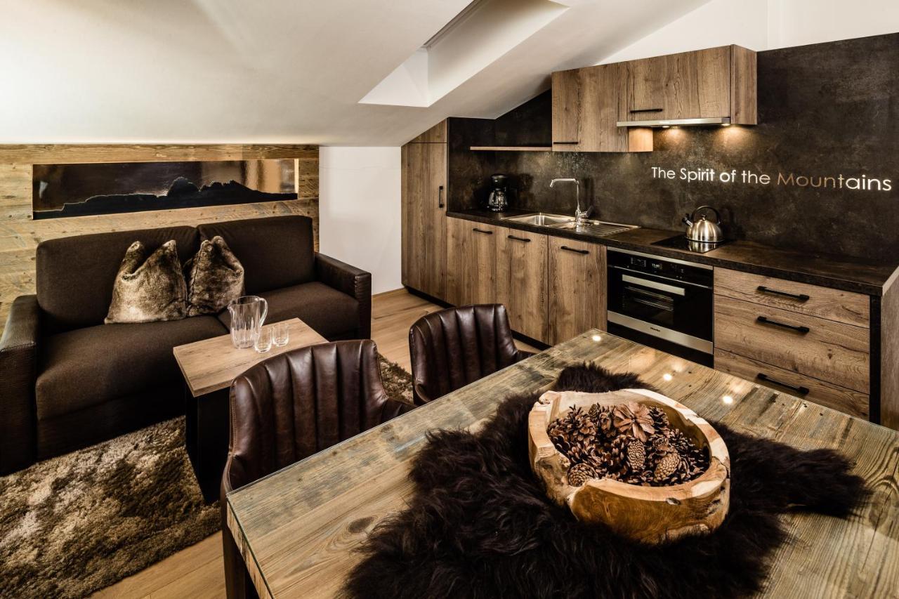 Apartments Villa Gardena - Gardenahotels Селва ди Вал Гардена Екстериор снимка