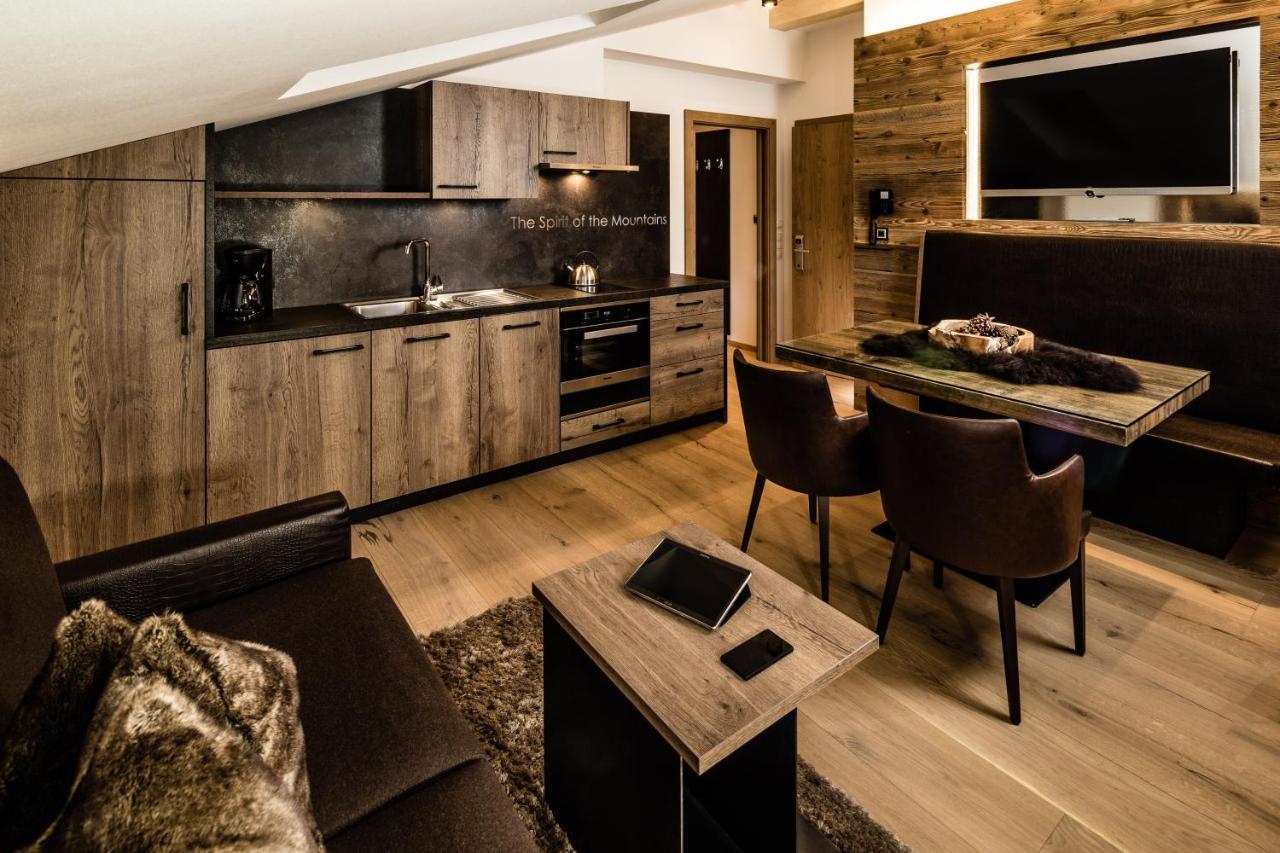 Apartments Villa Gardena - Gardenahotels Селва ди Вал Гардена Екстериор снимка