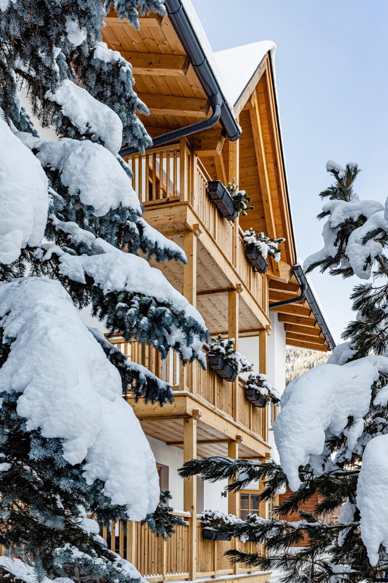 Apartments Villa Gardena - Gardenahotels Селва ди Вал Гардена Екстериор снимка